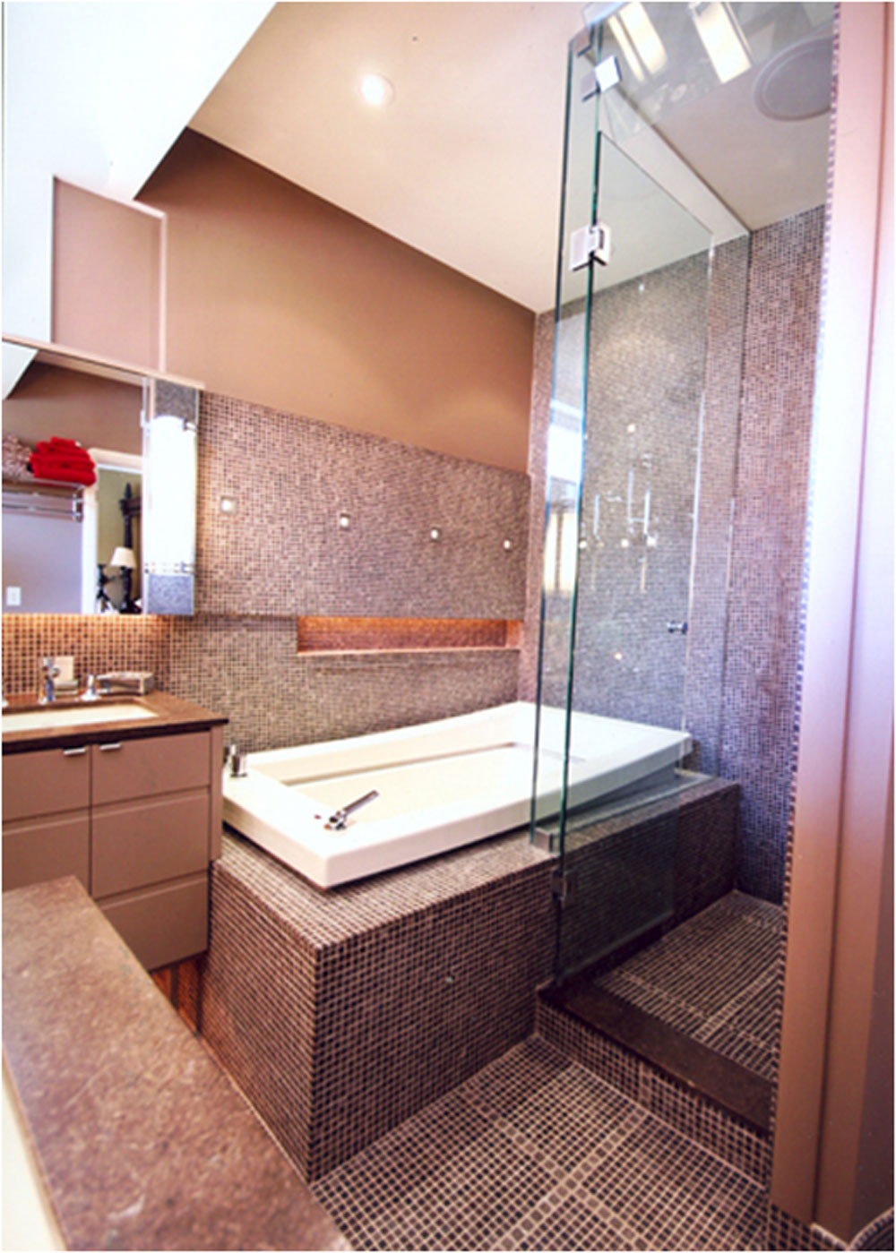 Avenal - Ensuite Bathroom